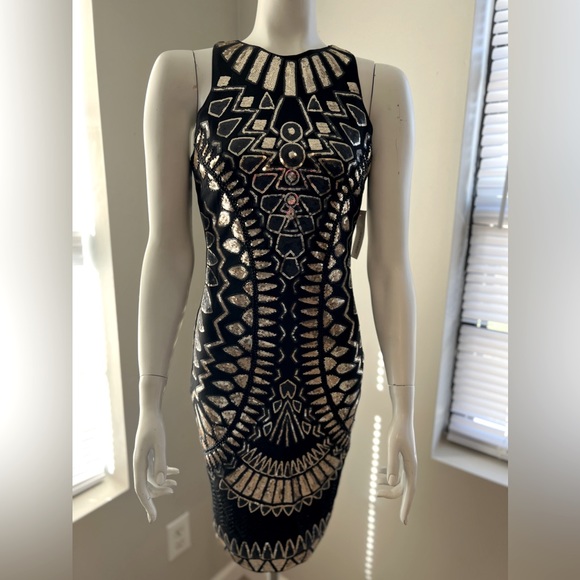 Black spandex dress with gold sequins Verte size Medium NWT New Years Eve Dress - Picture 1 of 7